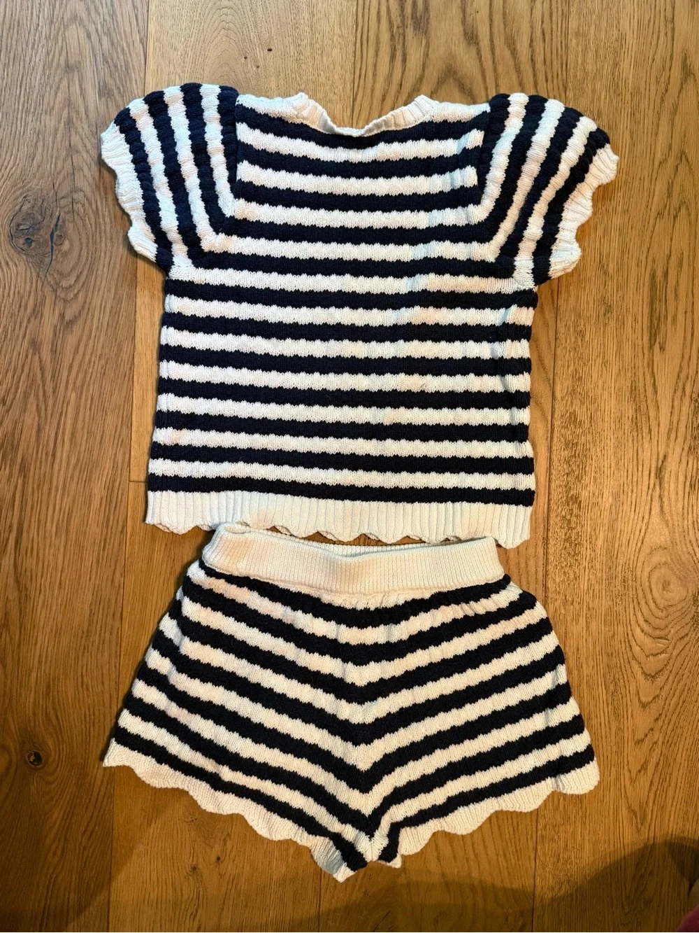 Design History girls knit set